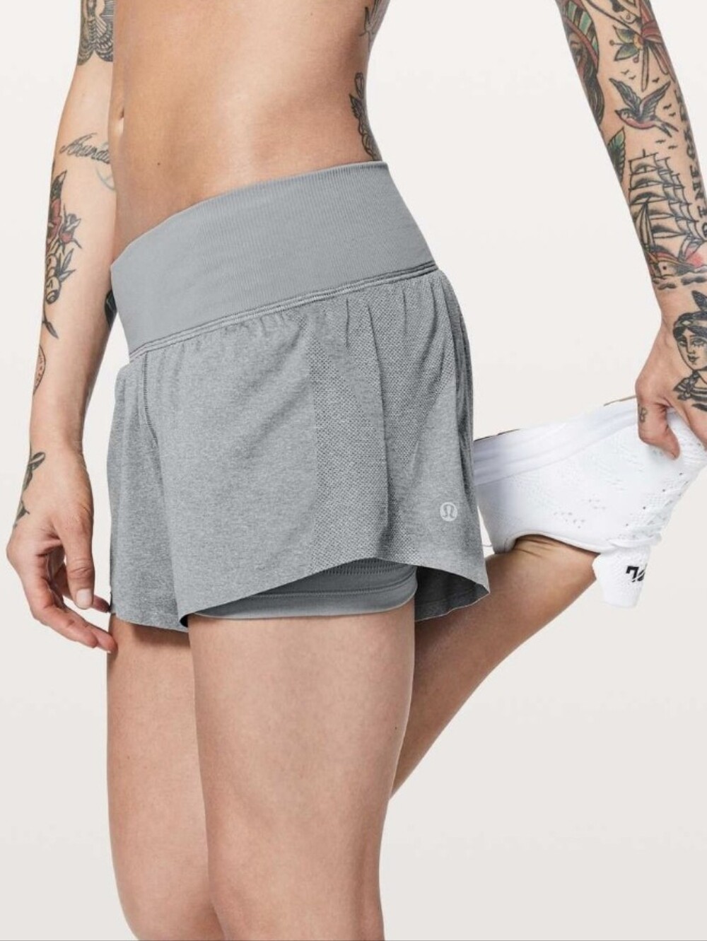 lululemon athletica Seamless Moves 2.5" Women's Shorts - Magnet Grey